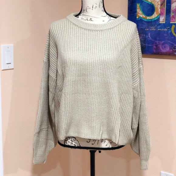 NEW‼️Khaki classic oversized - sweater - Picture 2 of 3